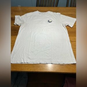 Travis Mathew White to Light Blue “Beach Day”Short Sleeve Casual Tee Size Large
